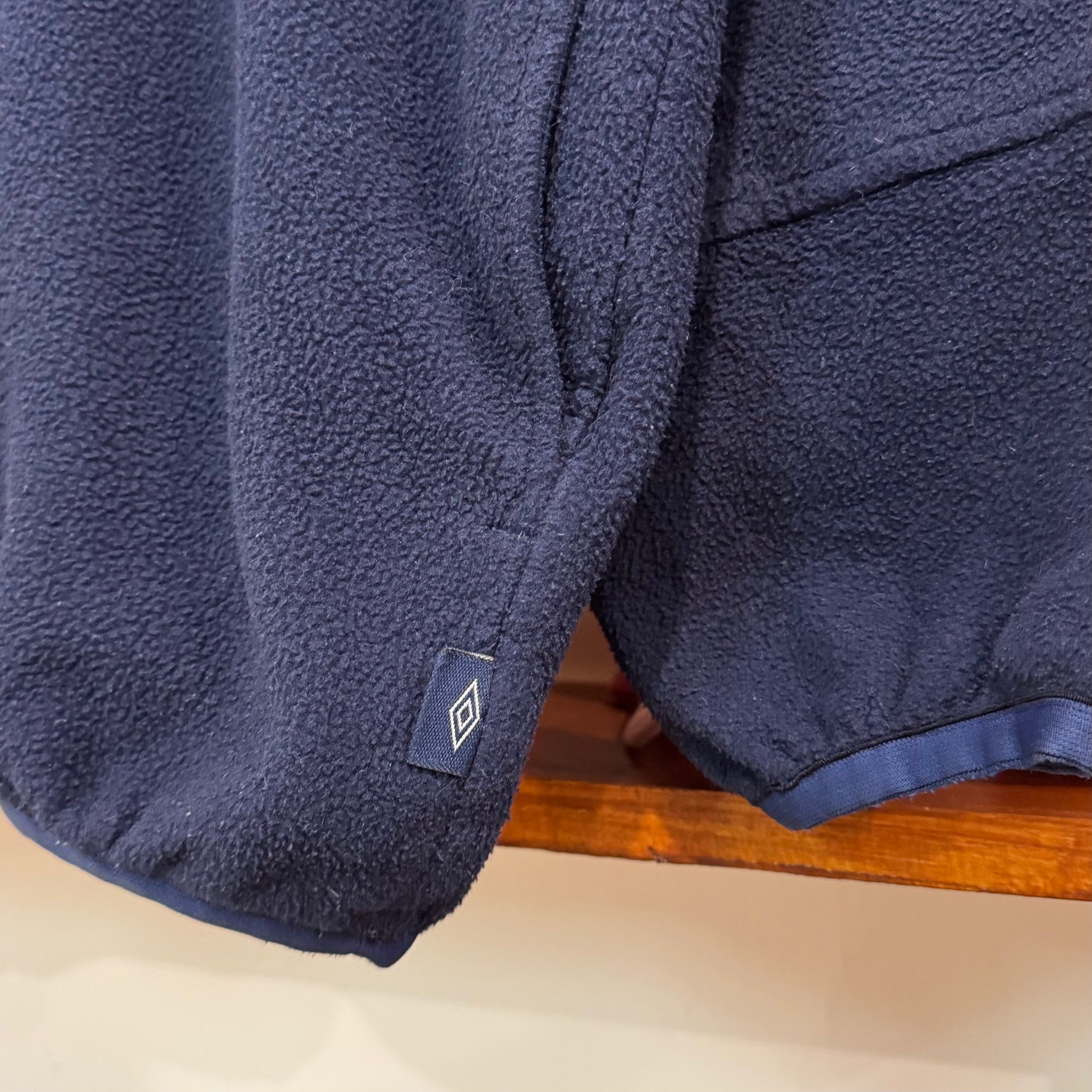 1990'S UMBRO EMBROIDERED FLEECE 1/4 ZIP - L