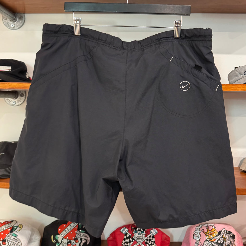2000'S NIKE DRI-FIT SHORTS - 38