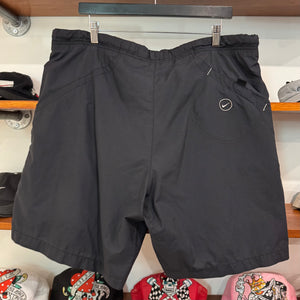 2000'S NIKE DRI-FIT SHORTS - 38
