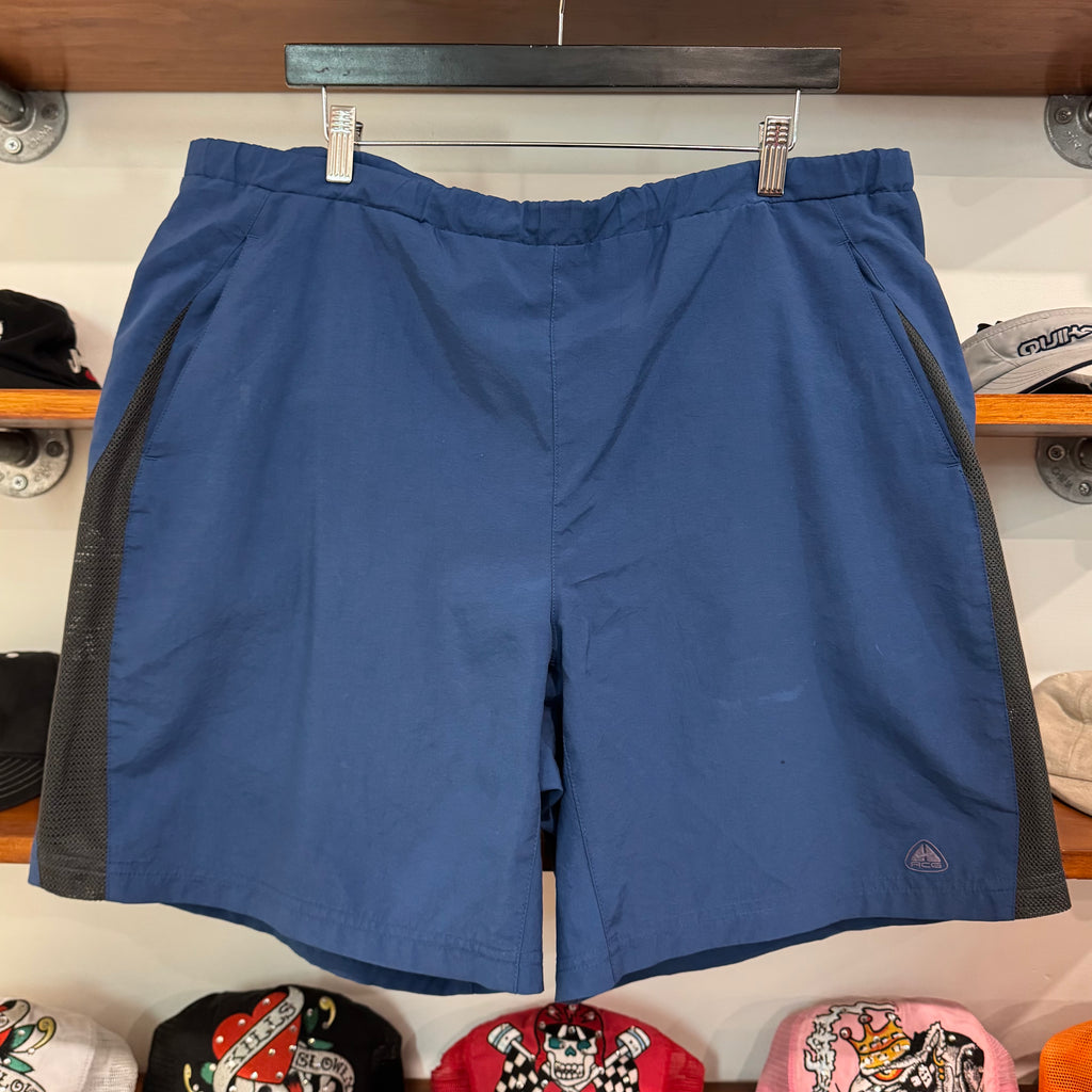 2000'S NIKE ACG DRI-FIT SHORTS - 38