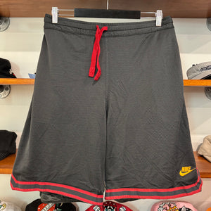 2000'S NIKE BASKETBALL SHORTS - 32