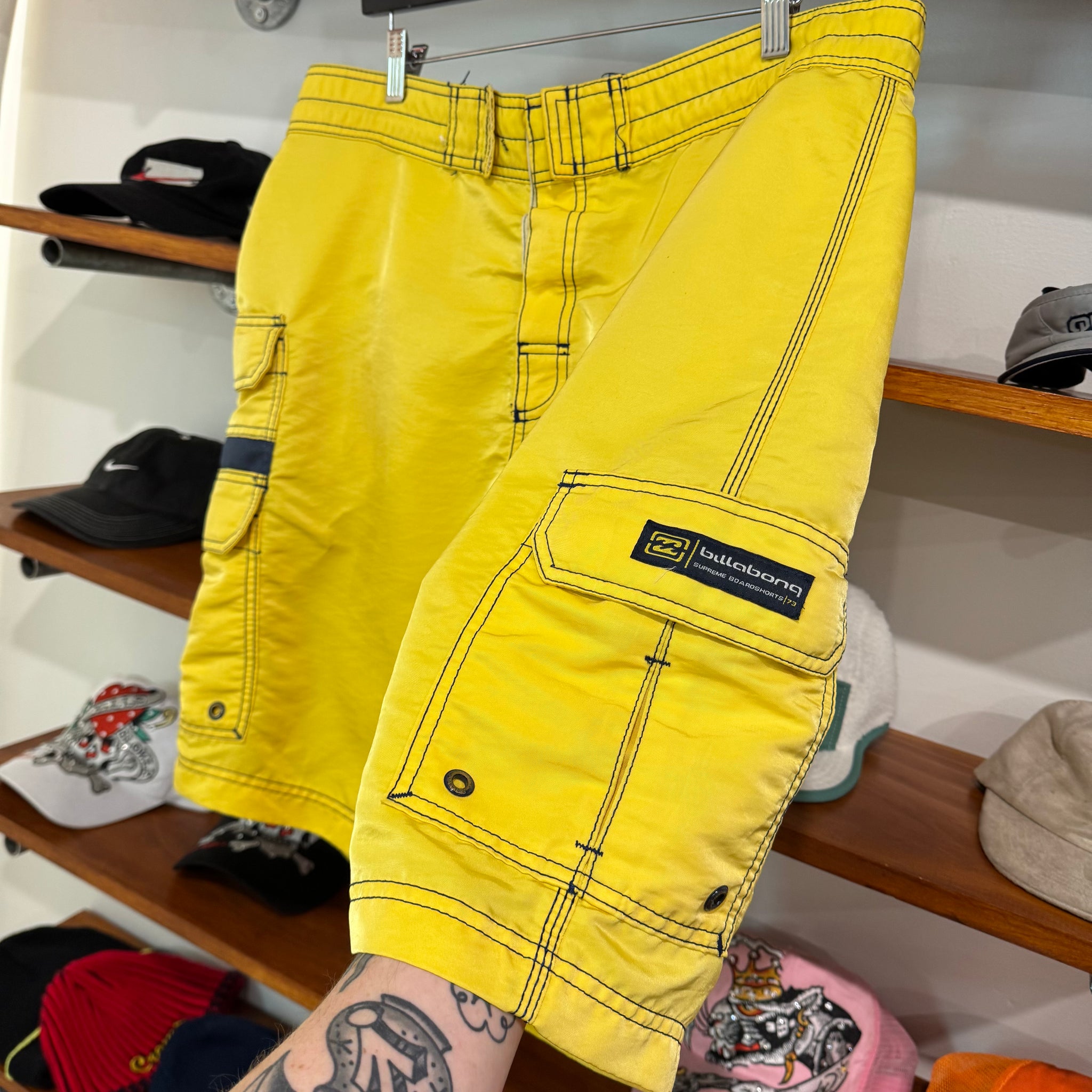 2000'S BILLABONG BOARD SHORTS - 38