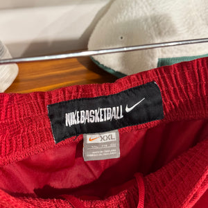 2000'S NIKE EMBROIDERED BASKETBALL SHORTS - 38