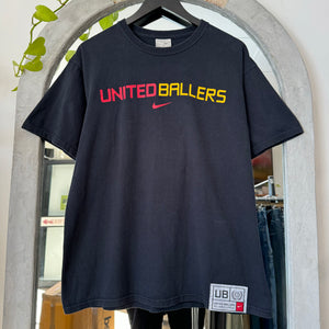 2000'S NIKE UNITED BALLERS DOUBLE SIDED GRAPHIC TEE - M