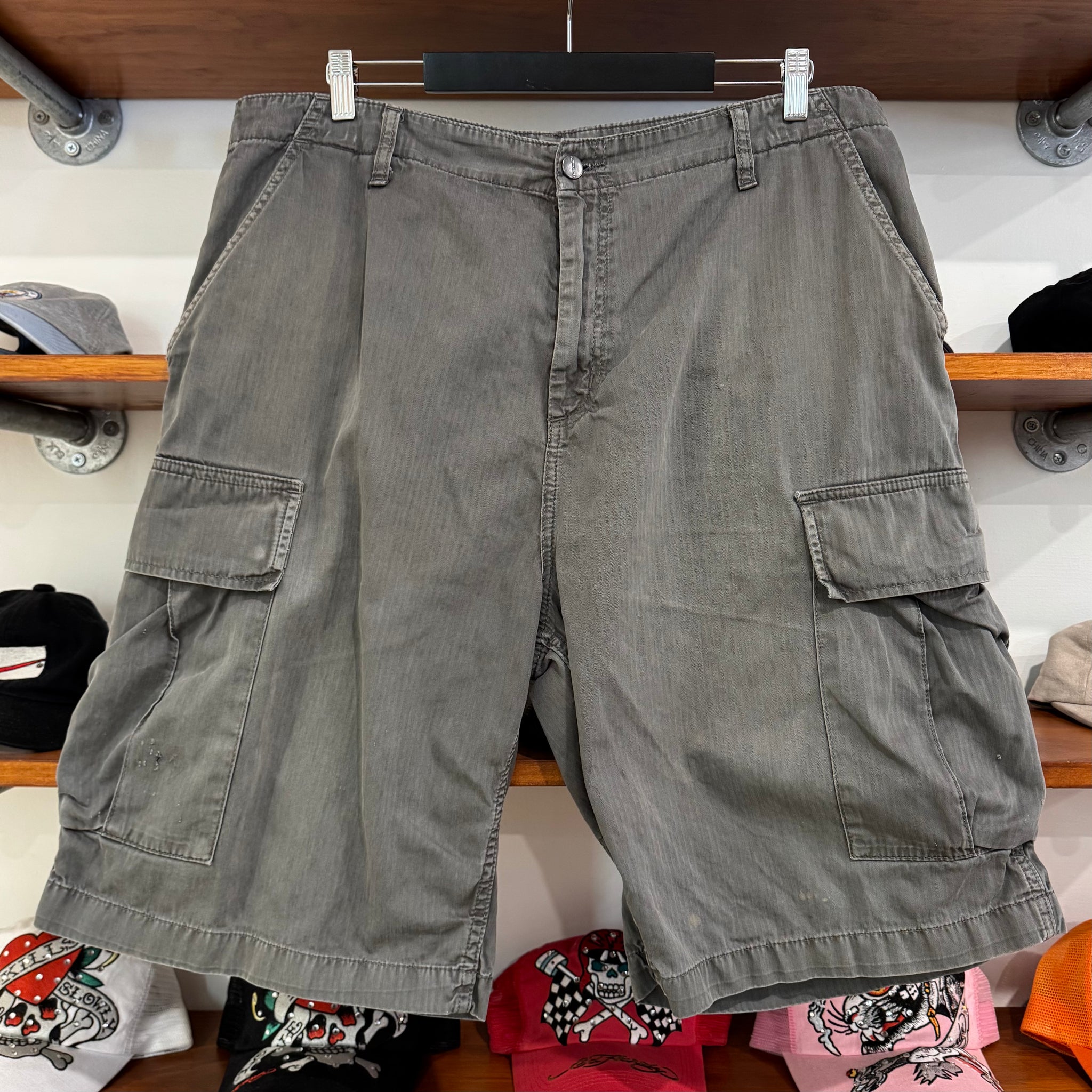 2000'S CARHARTT CARGO SHORTS - 38