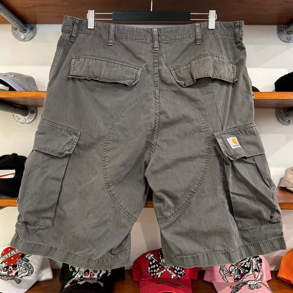 2000'S CARHARTT CARGO SHORTS - 38