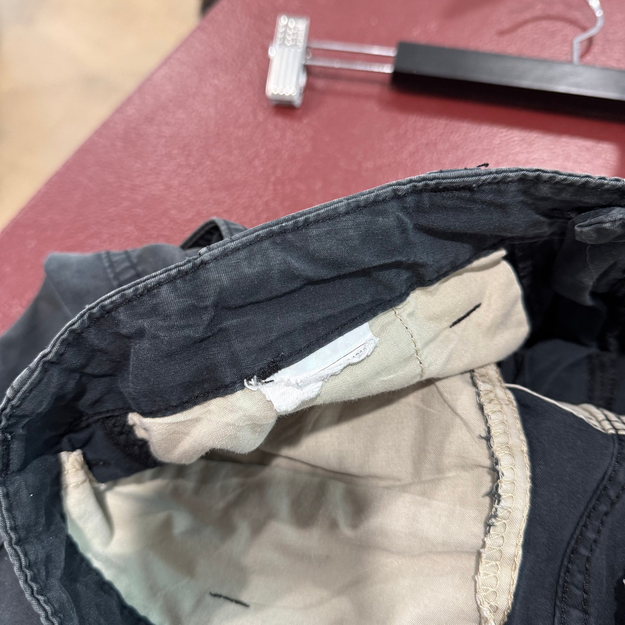 2000'S CARHARTT CARGO SHORTS - 32