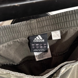 2002 ADIDAS 3/4 LENGTH CARGO SHORTS - 35
