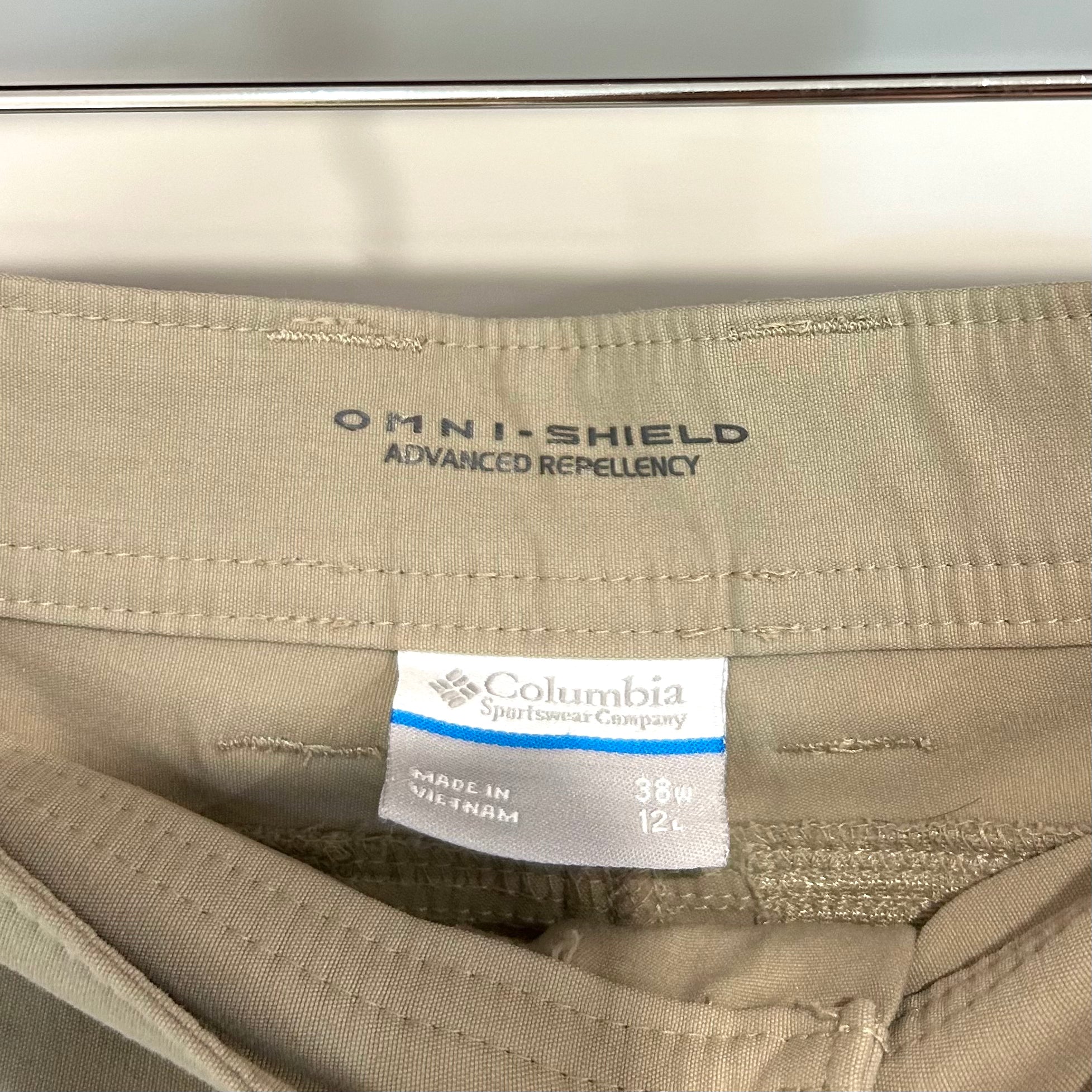 2000'S COLUMBIA OMNI-SHIELD SHORTS