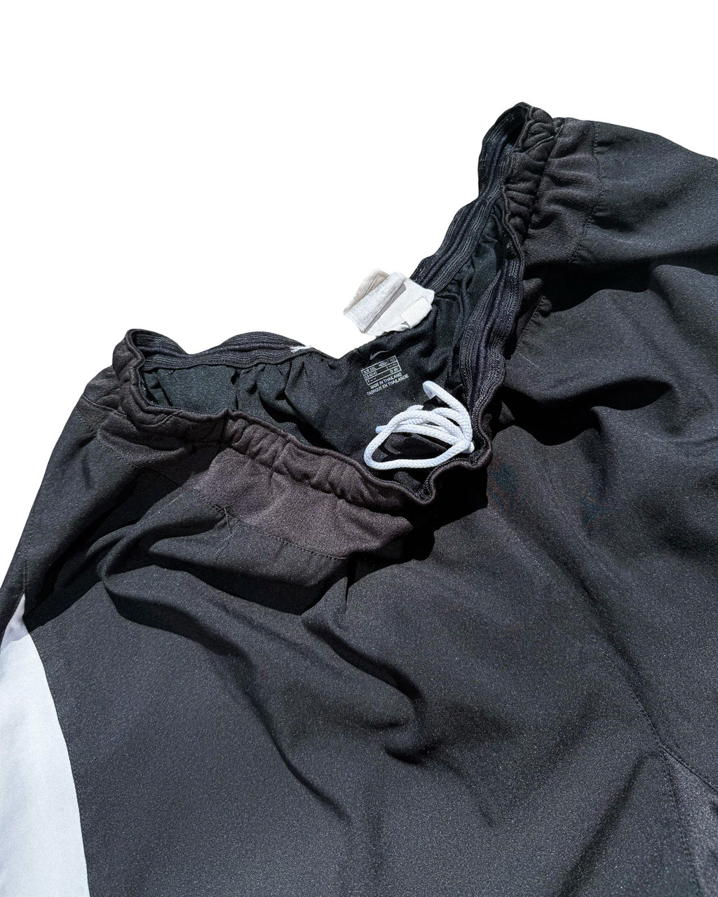 2000'S NIKE MANCHESTER UNITED F.C TRAINING SHORTS - 32