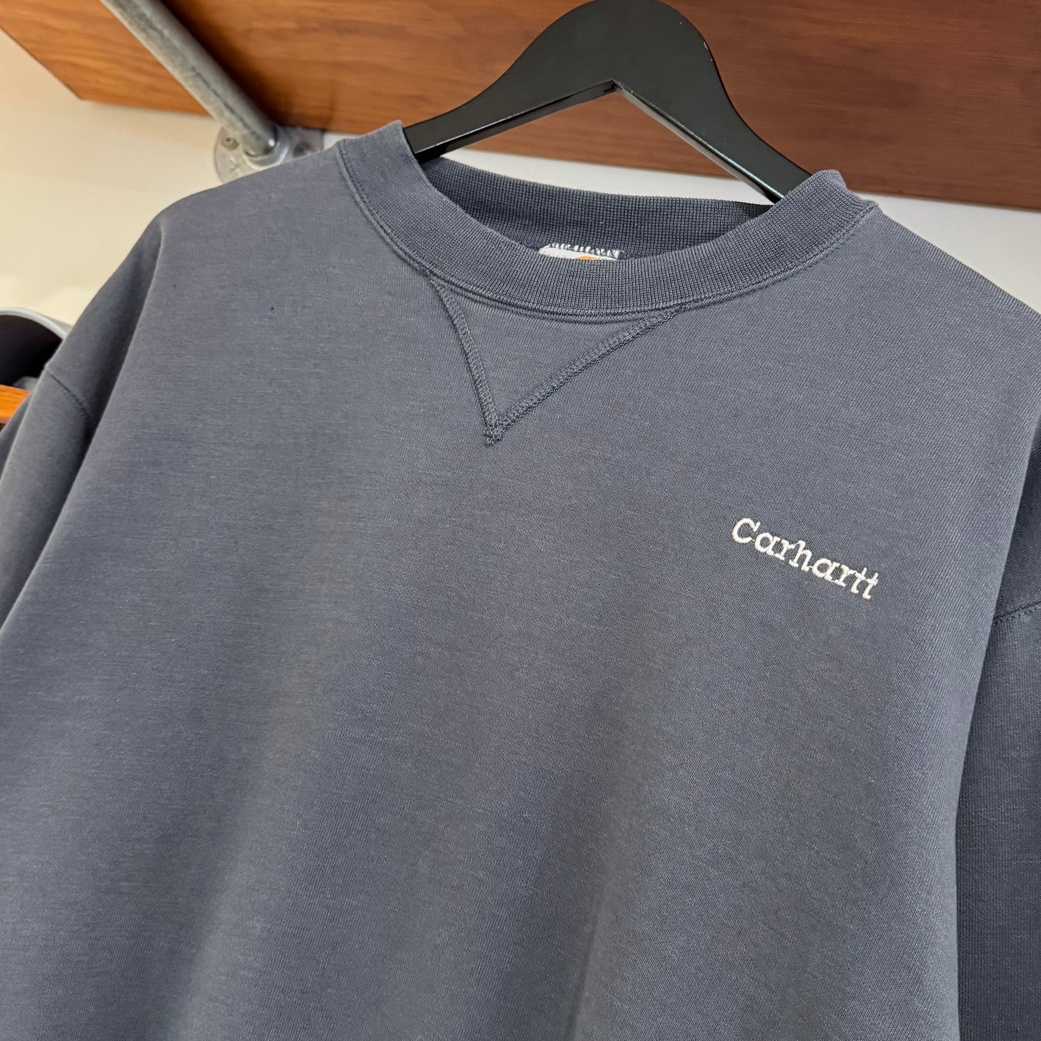 1990'S CARHARTT EMBROIDERED SWEATSHIRT - L