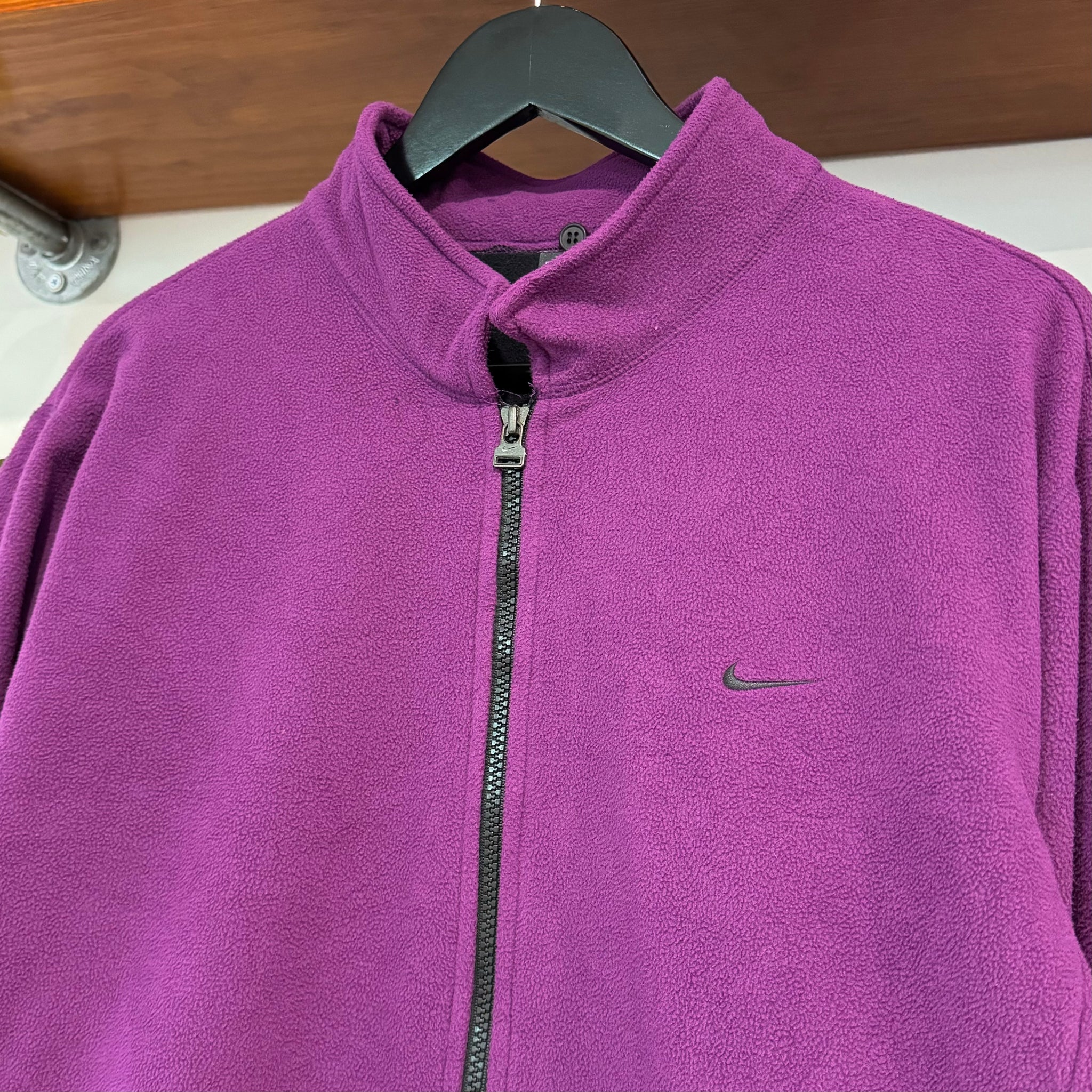 2000'S NIKE SWOOSH EMBROIDERED FLEECE - M