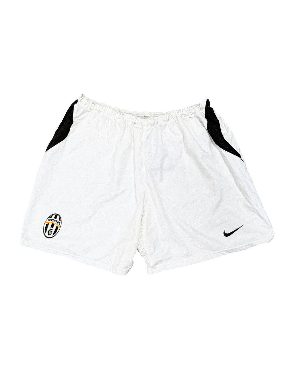 2000'S NIKE JUVENTUS F.C TRAINING SHORTS - 32