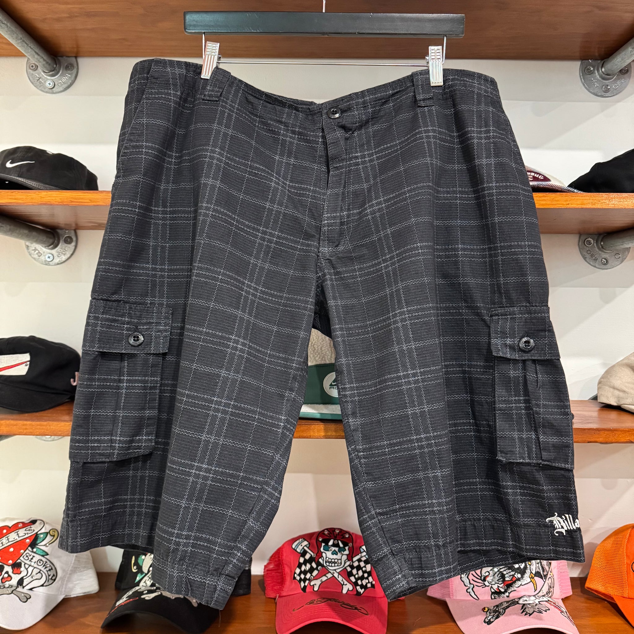 2000'S BILLABONG EMBROIDERED PLAID CARGO SHORTS - 40