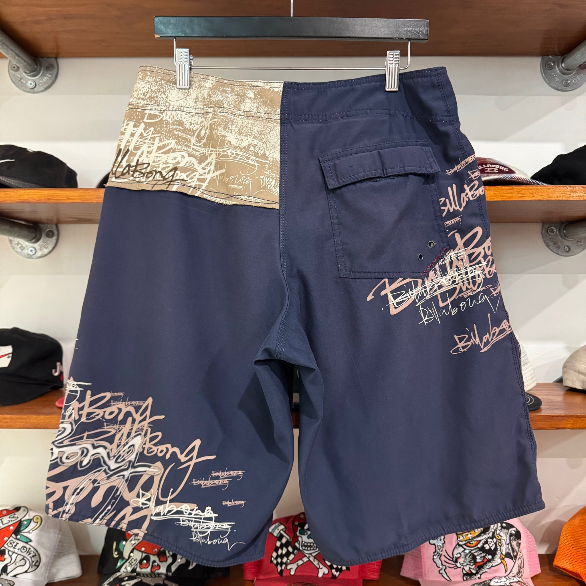 2000'S BILLABONG GRAPHIC BOARD SHORTS - 32