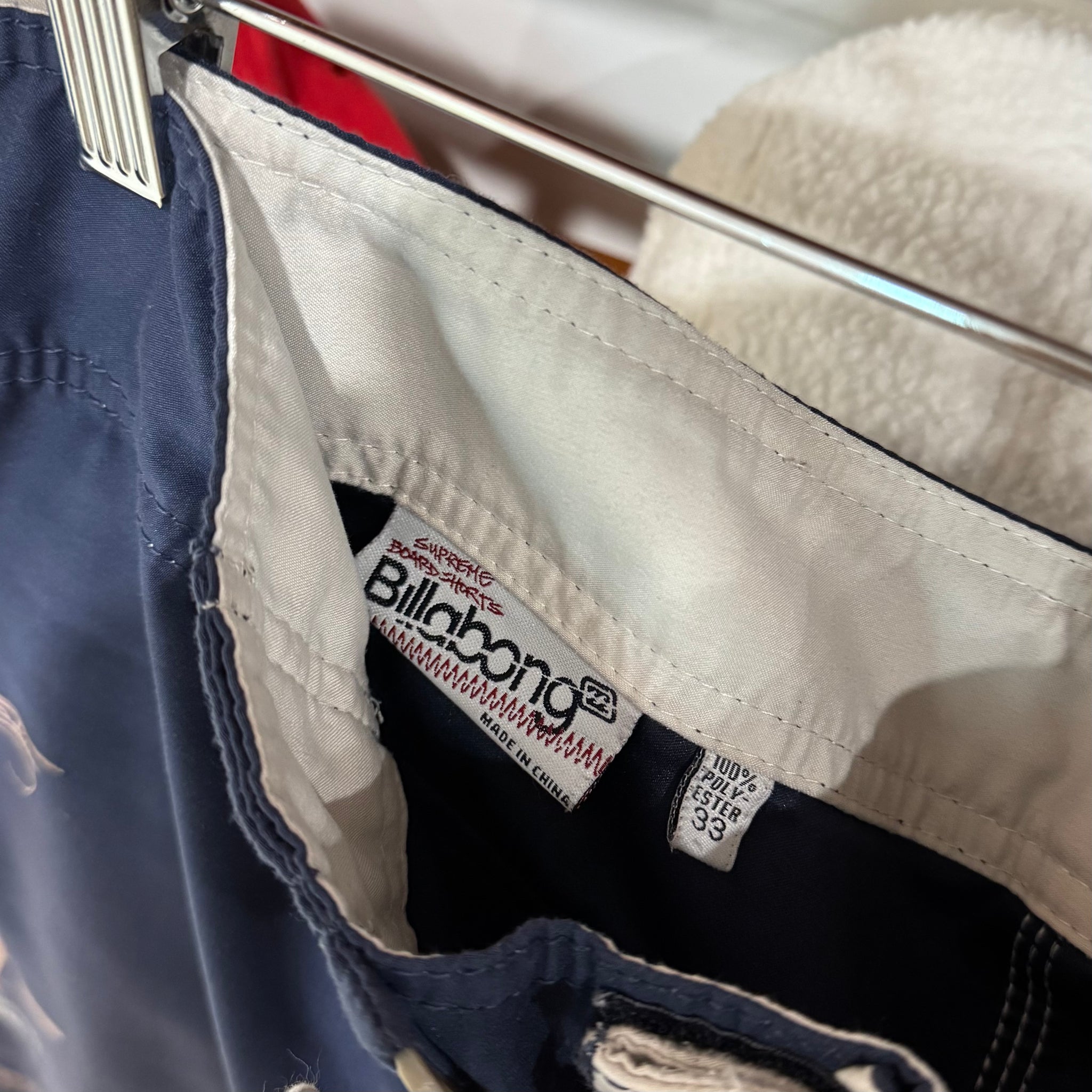 2000'S BILLABONG GRAPHIC BOARD SHORTS - 32