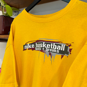 2000'S NIKE BASKETBALL ''BEATS + BREAKS'' GRAPHIC TEE - XXL