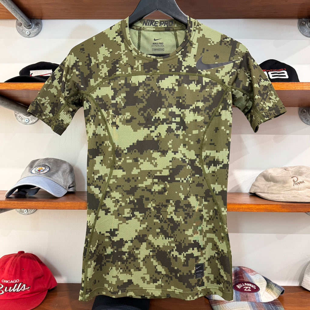 2010'S NIKE DIGITAL CAMO COMPRESSION TOP - S