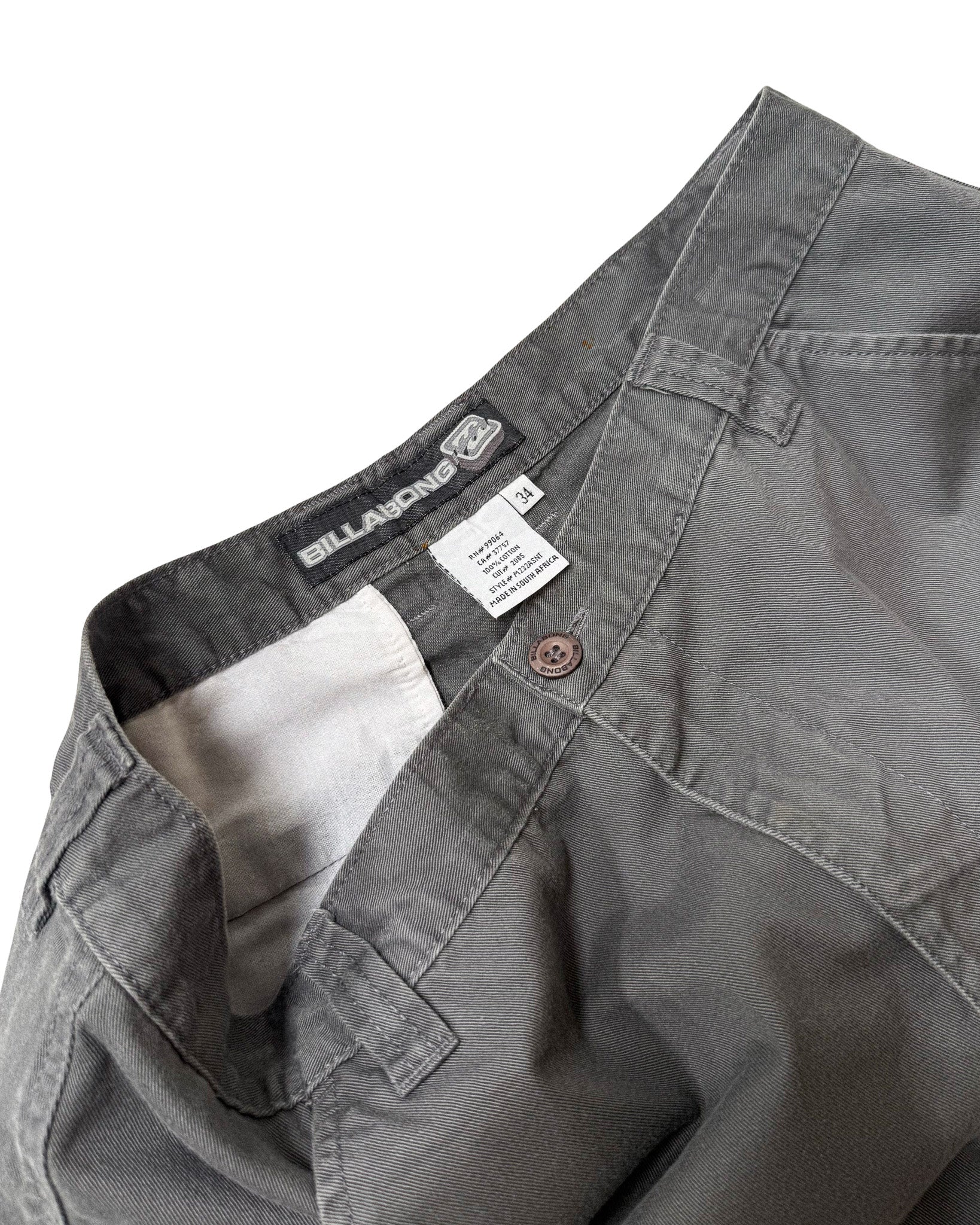 2000'S BILLABONG CARGO SHORTS - 33