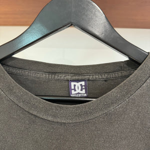 2000'S DC SKATEBOARDS GRAPHIC TEE - M