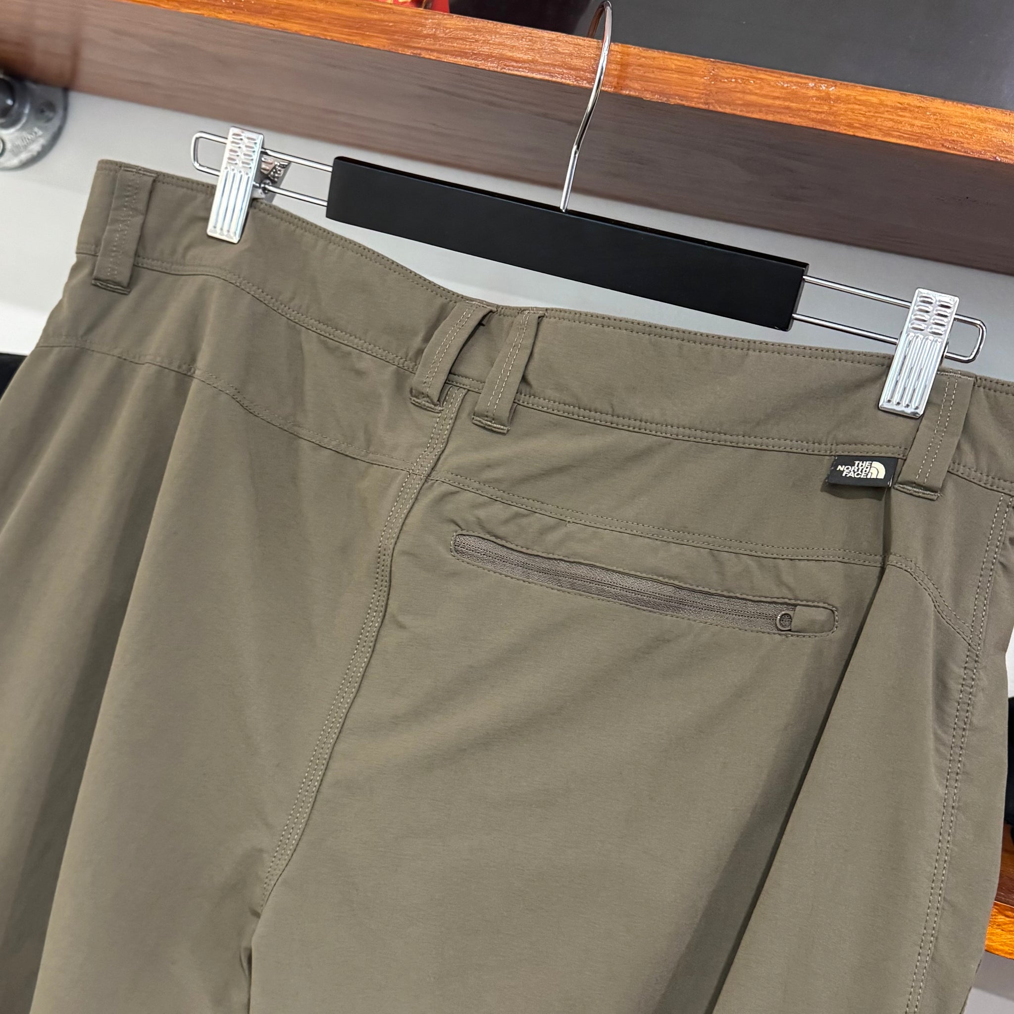 2010'S THE NORTH FACE TECH PANTS - L