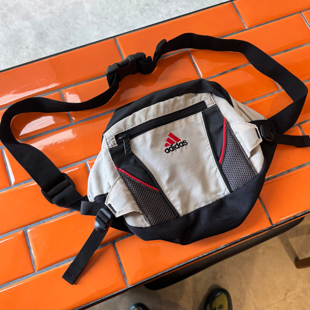 2000'S ADIDAS EMBROIDERED BAG - M
