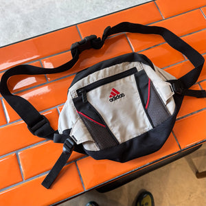 2000'S ADIDAS EMBROIDERED BAG - M