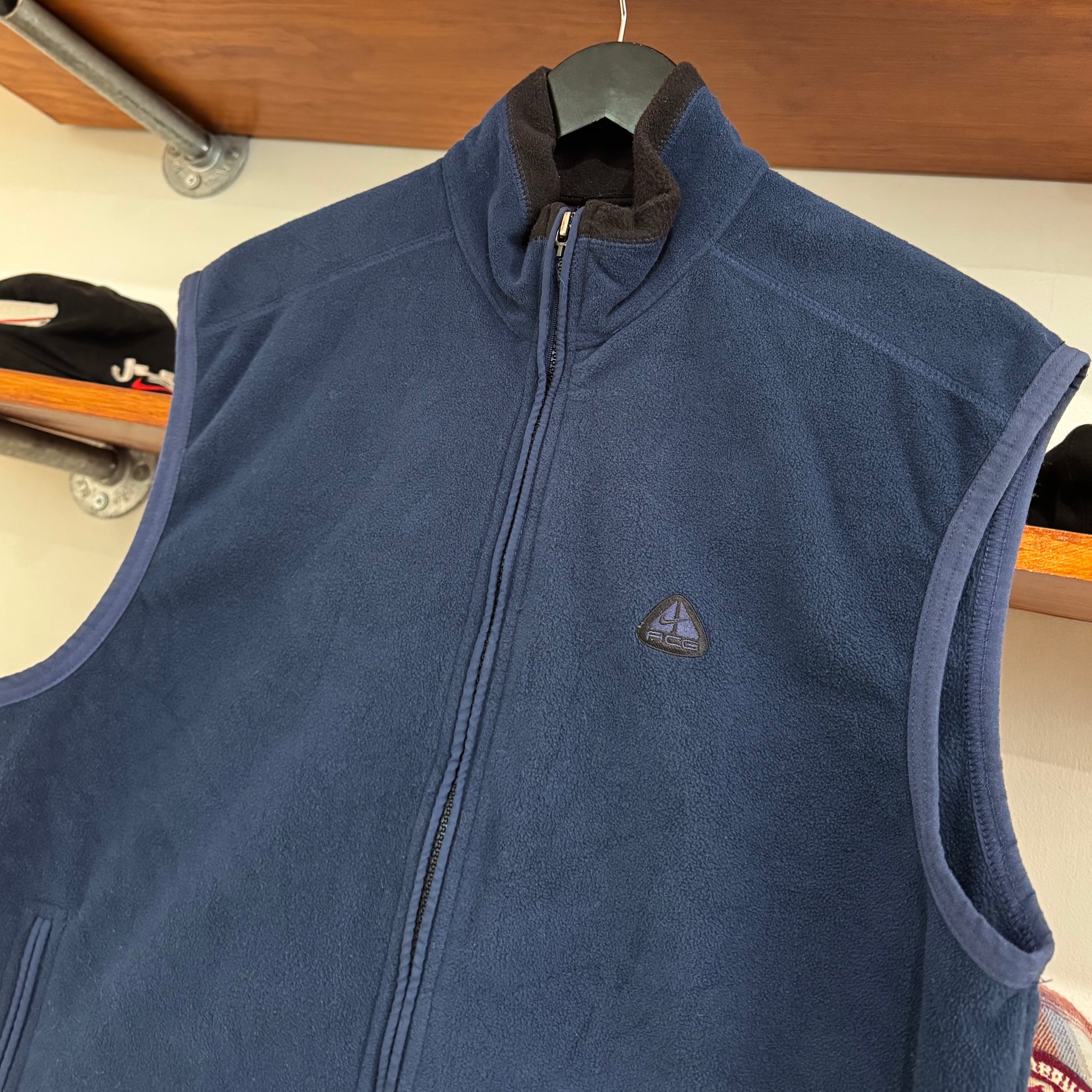 2000'S NIKE ACG FLEECE VEST - M