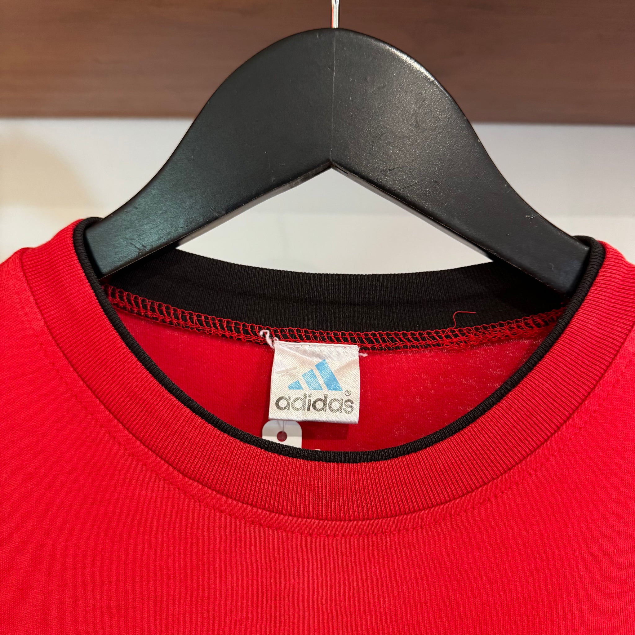 1990'S ADIDAS GRAPHIC TEE - M