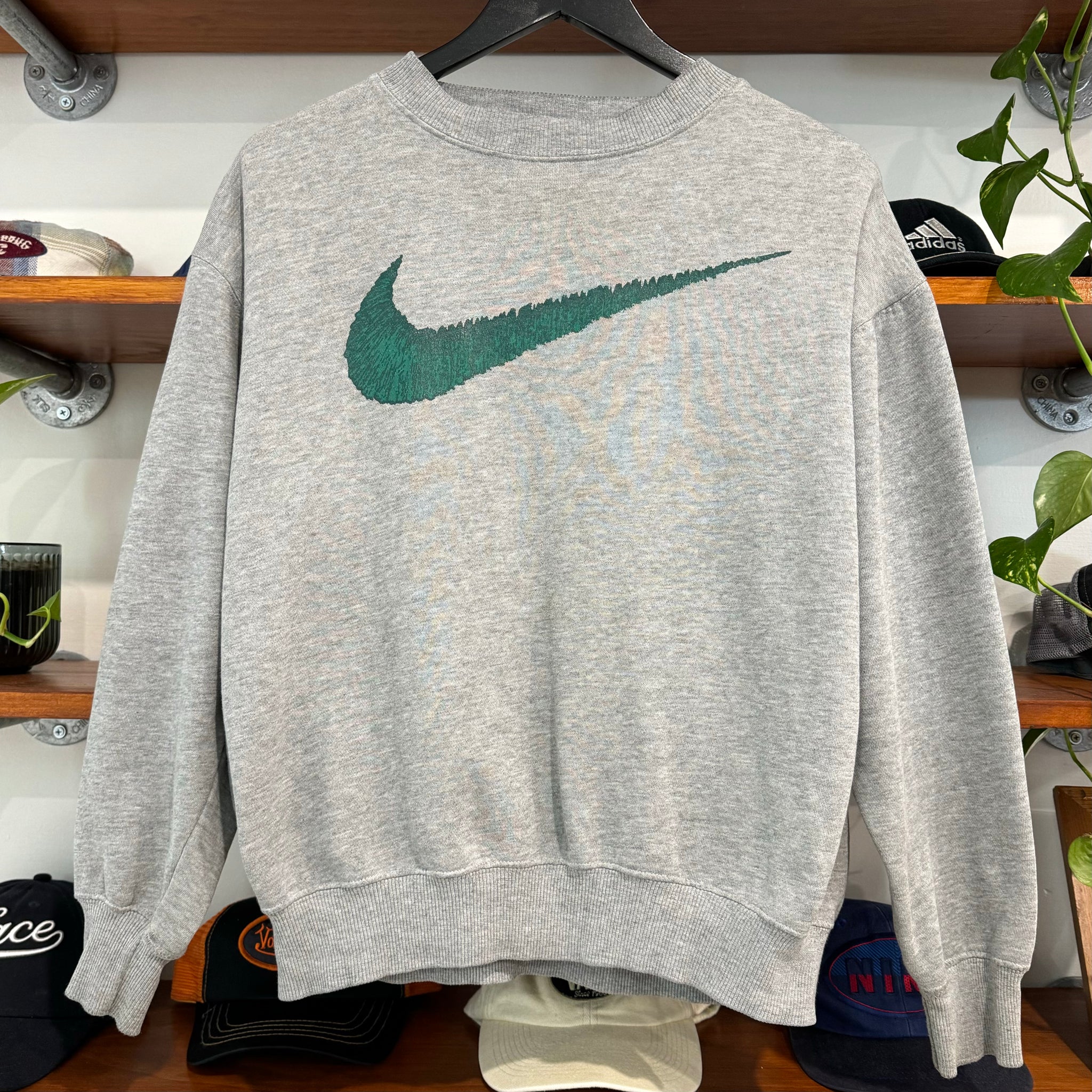 1990'S NIKE SWOOSH GRAPHIC SWEATSHIRT - S/M