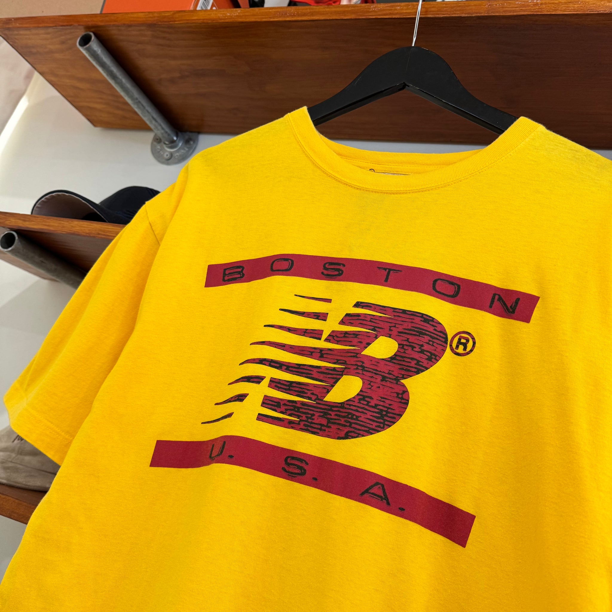 2000'S NEW BALANCE BOSTON USA TEE - L