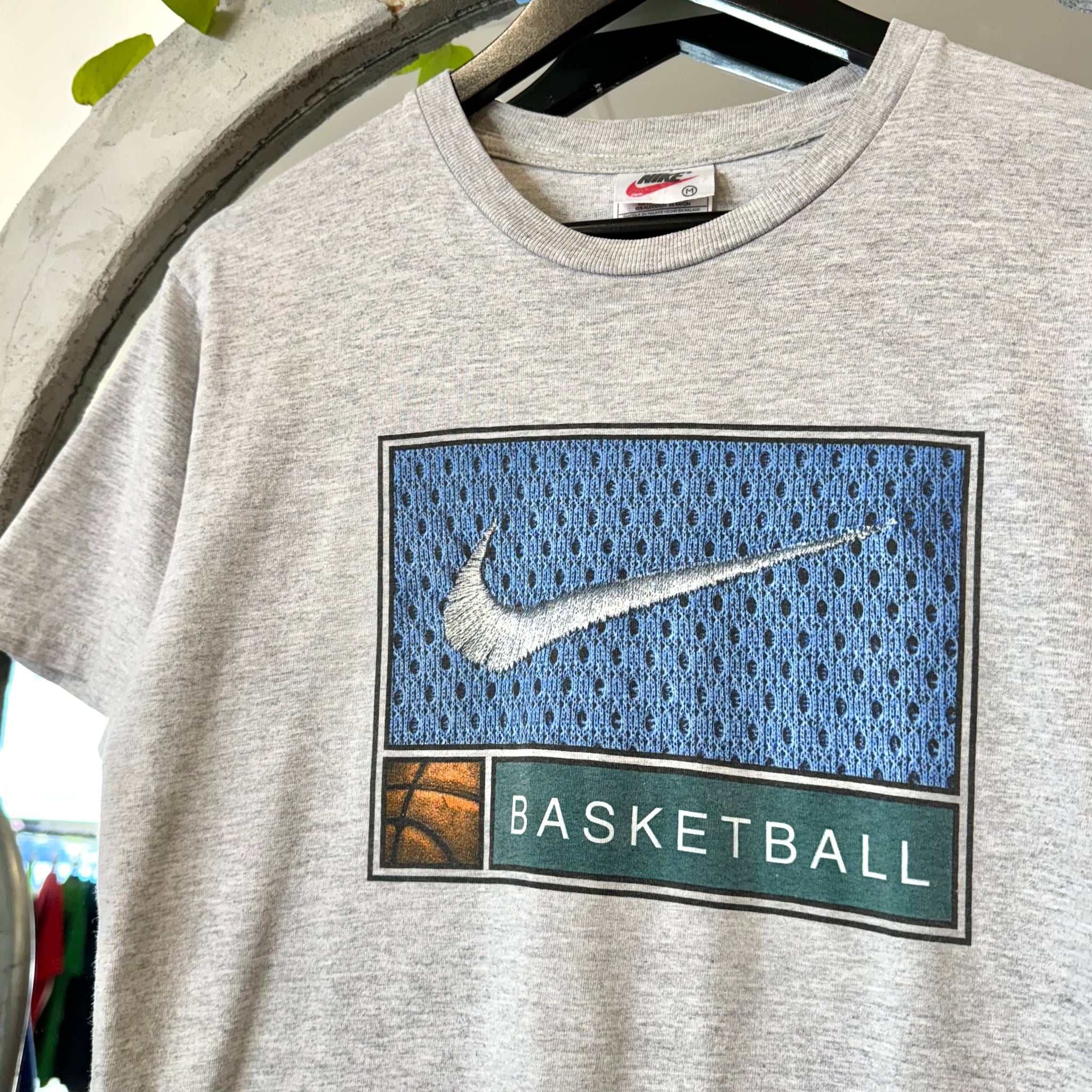 1990'S NIKE BASKETBALL GRAPHIC T-SHIRT - S