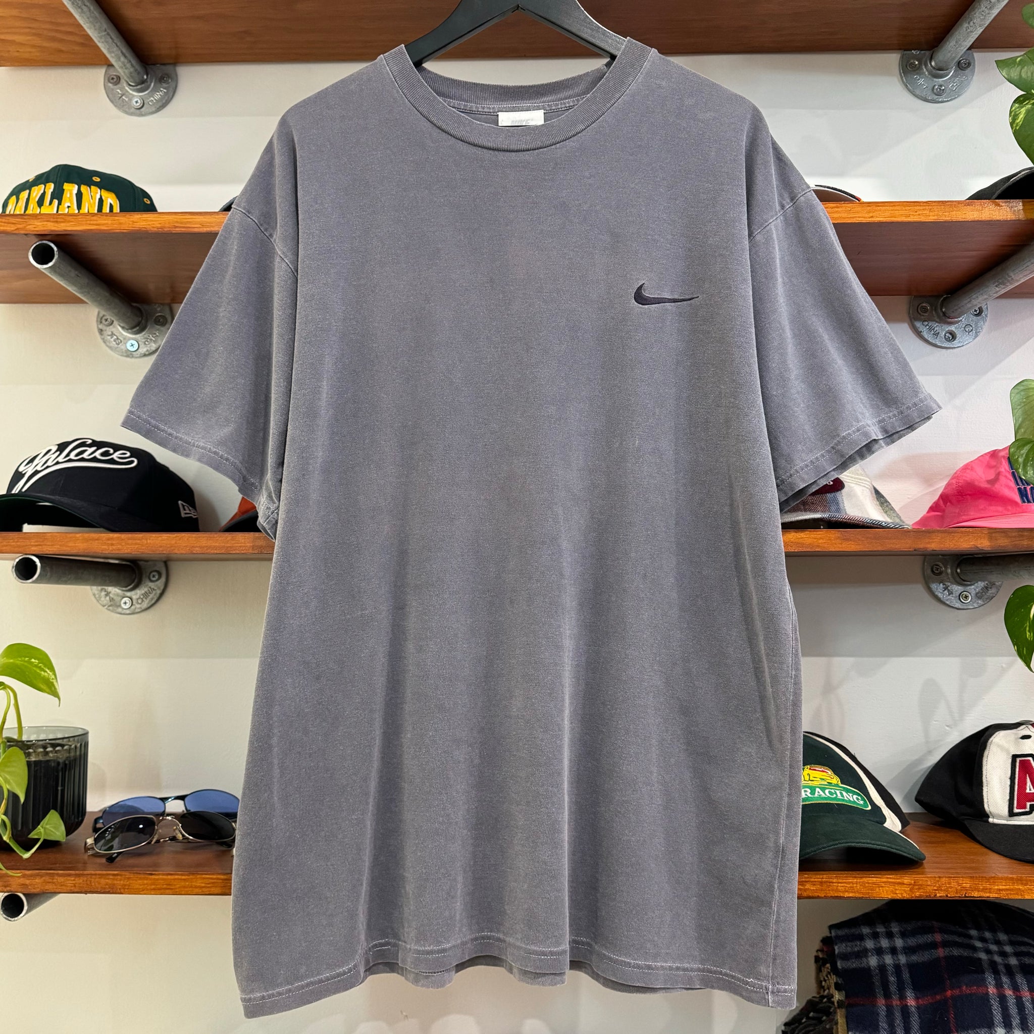 1990'S NIKE SWOOSH EMBROIDERED TEE - L/XL