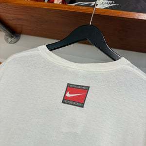 1990'S NIKE BASKETBALL GRAPHIC TEE - L/XL