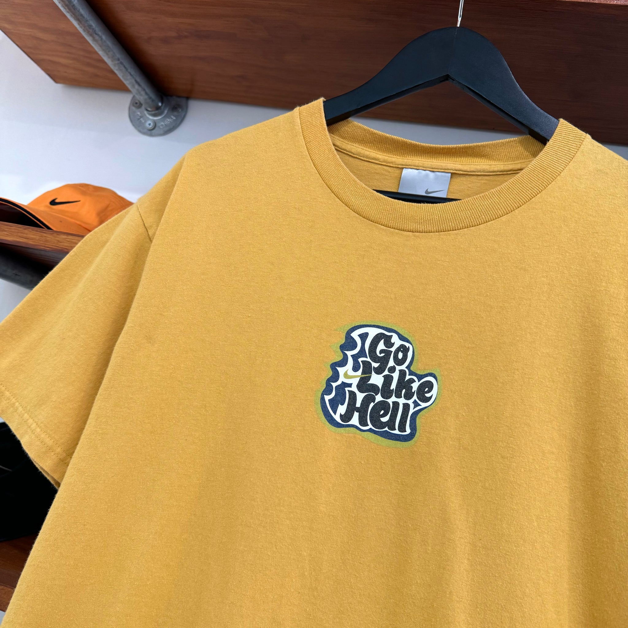 2000'S NIKE 'GO LIKE HELL' GRAPHIC TEE - L