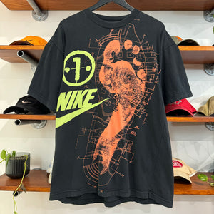 1990'S NIKE FOOTPRINT GRAPHIC TEE - L
