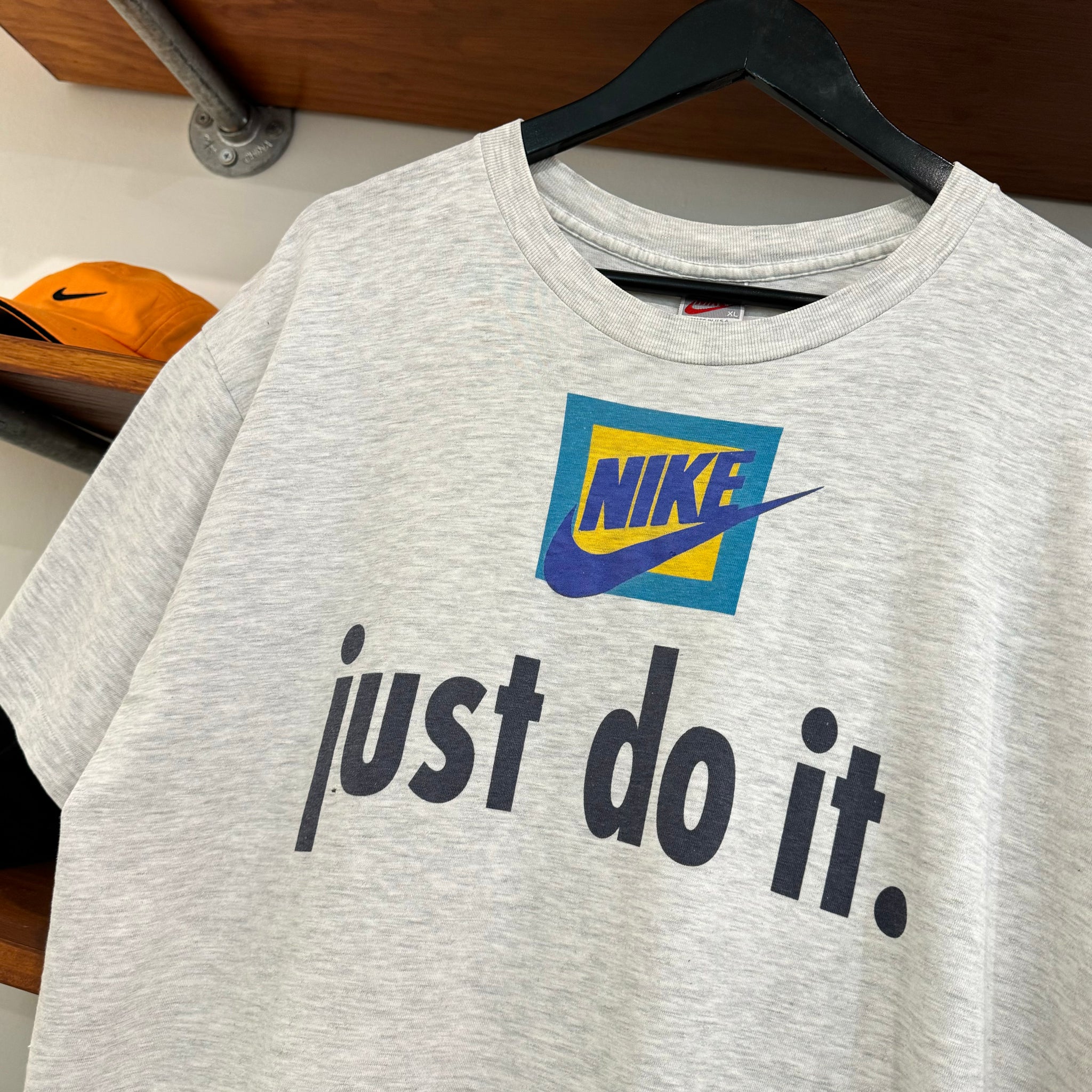 1990'S NIKE 'JUST DO IT' GRAPHIC TEE - L
