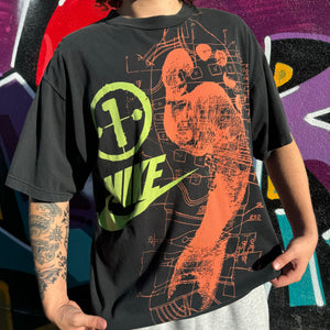 1990'S NIKE FOOTPRINT GRAPHIC TEE - L