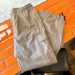 2000’S NIKE CARGO TRACK PANTS - M