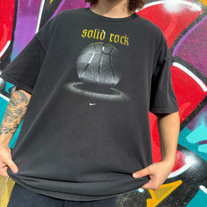 2000'S NIKE 'SOLID ROCK' BASKETBALL GRAPHIC TEE - XL/XXL
