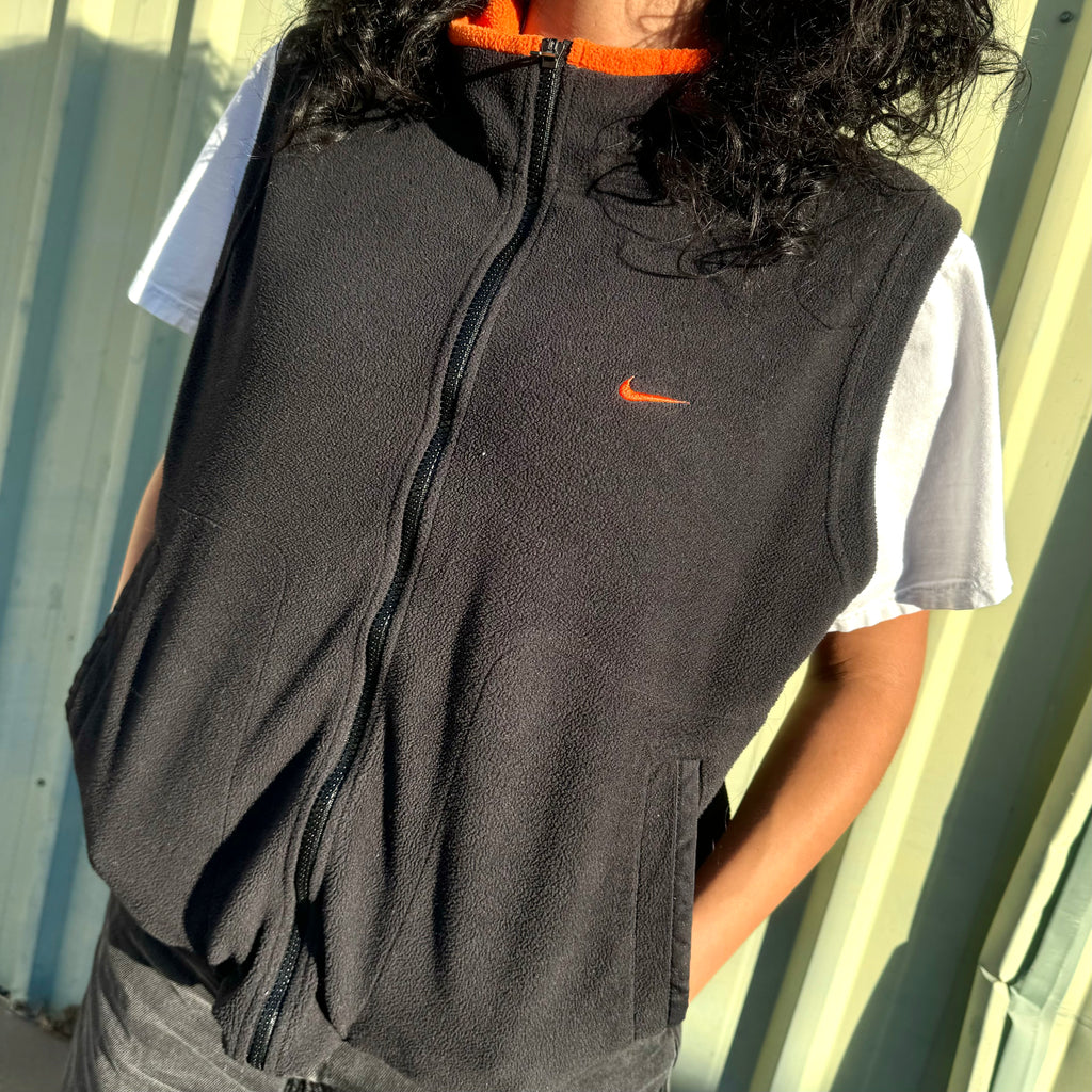 2000'S NIKE SWOOSH FLEECE VEST - L
