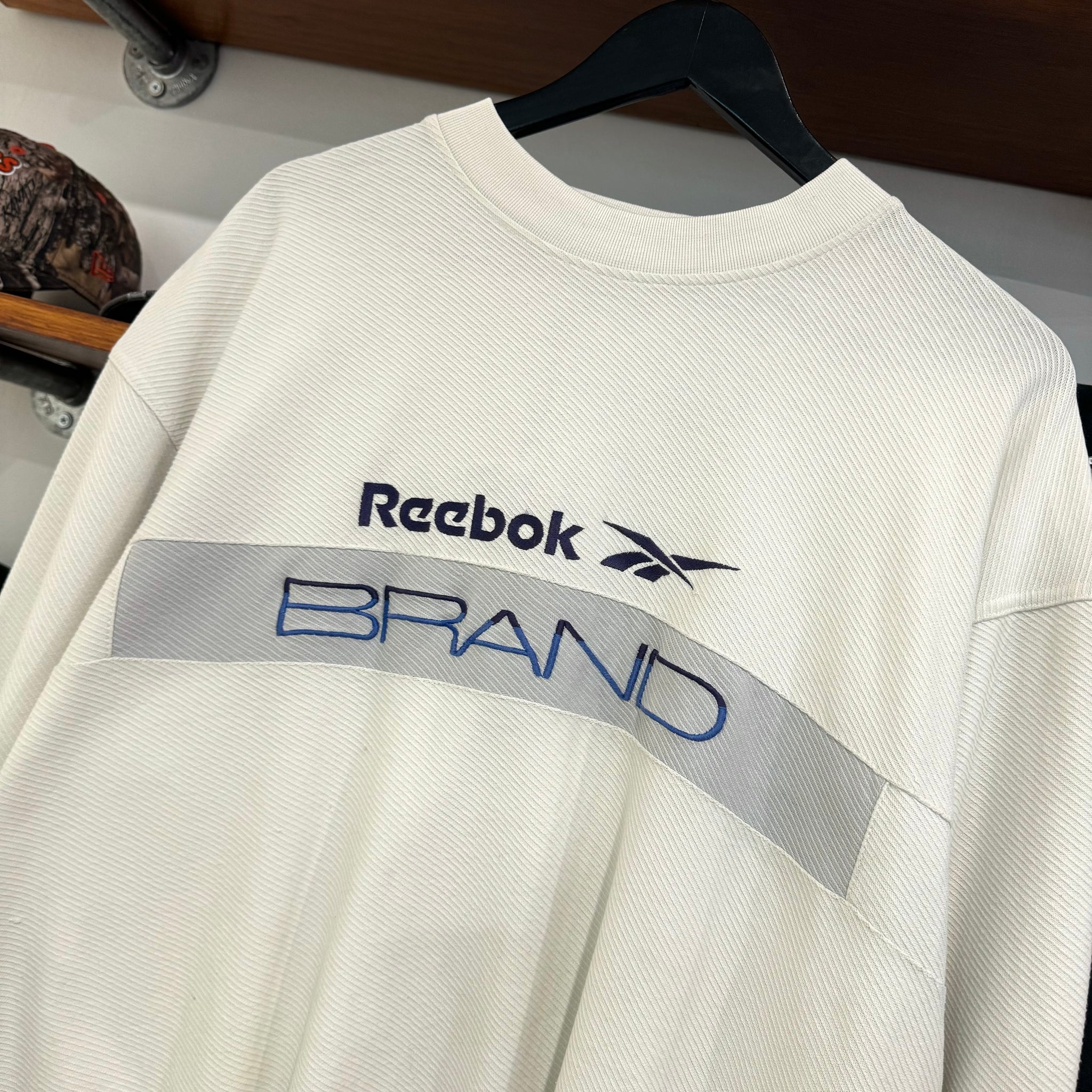 2000'S REEBOK EMBROIDERED SWEATSHIRT - M