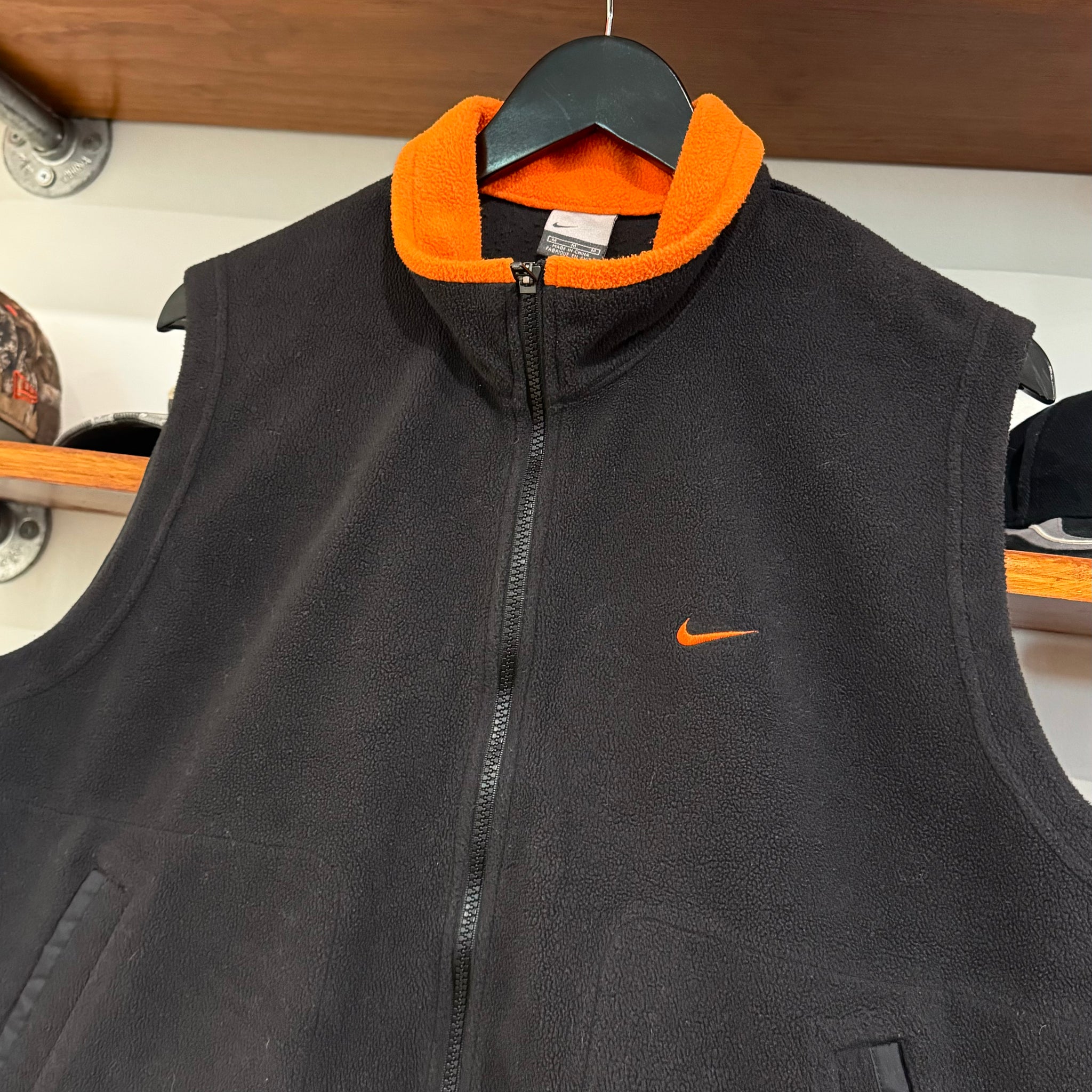 2000'S NIKE SWOOSH FLEECE VEST - L