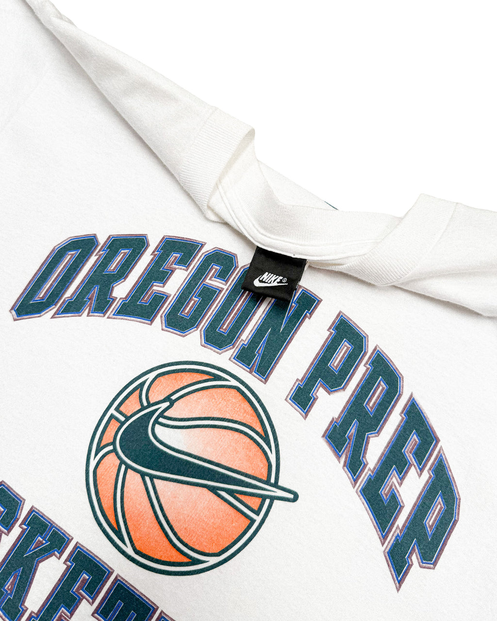 2000'S NIKE BASKETBALL GRAPHIC TEE - L