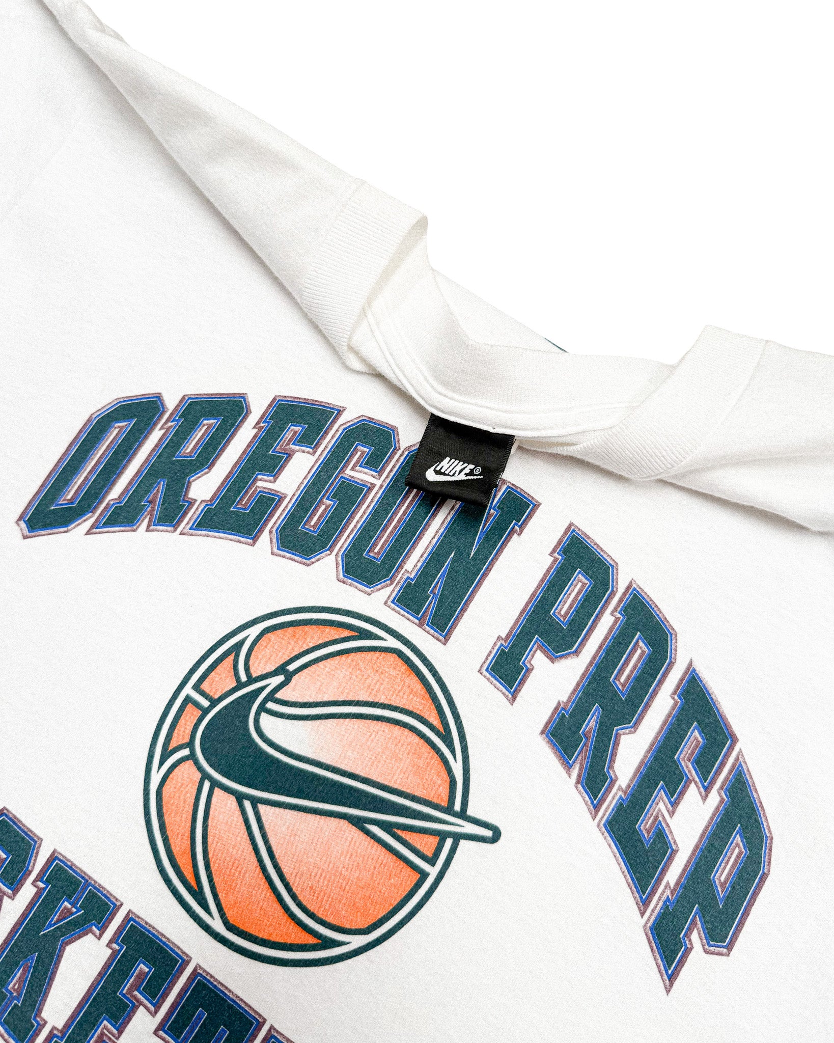 2000'S NIKE BASKETBALL GRAPHIC TEE - L