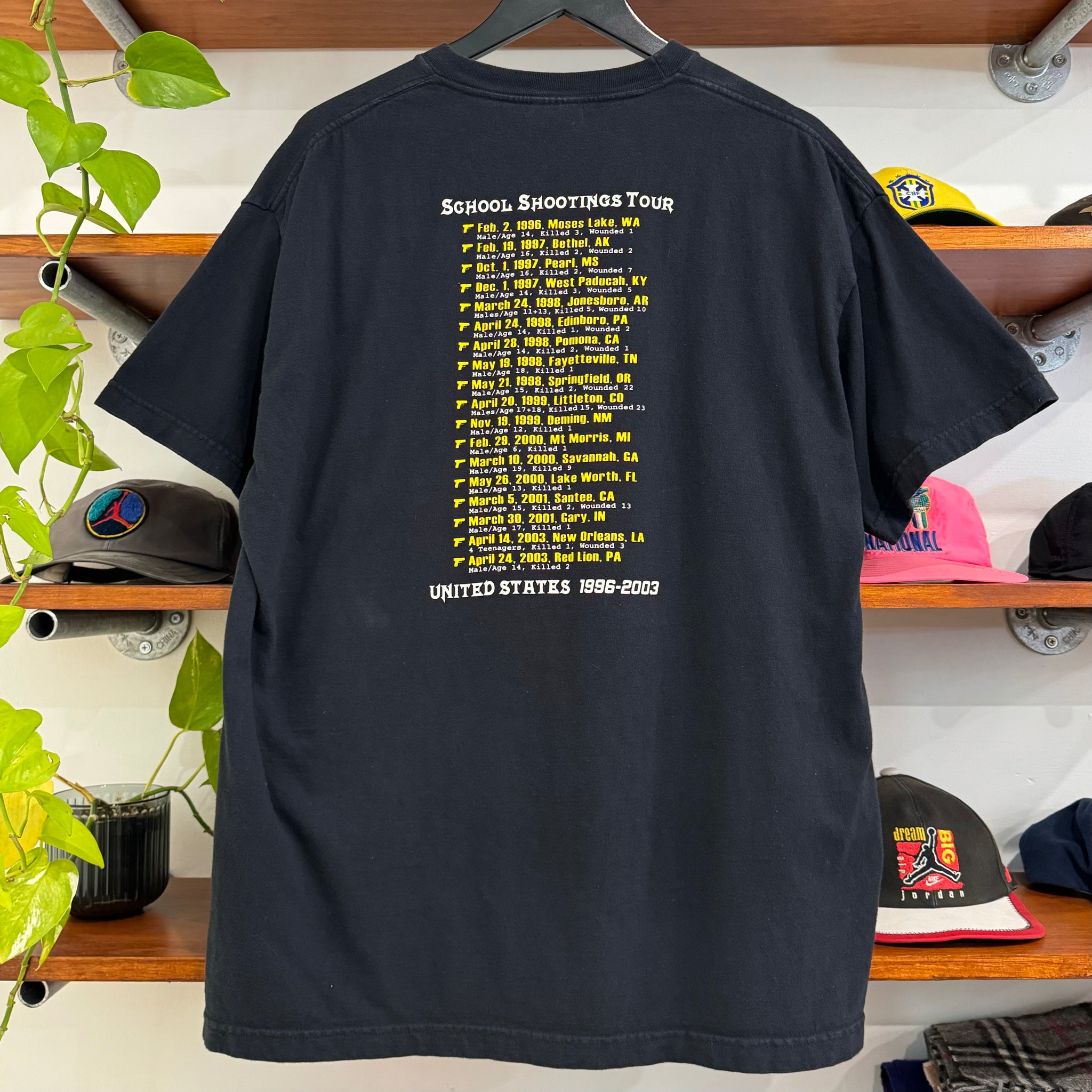 2003 SCHOOL SHOOTINGS TOUR GRAPHIC TEE - L