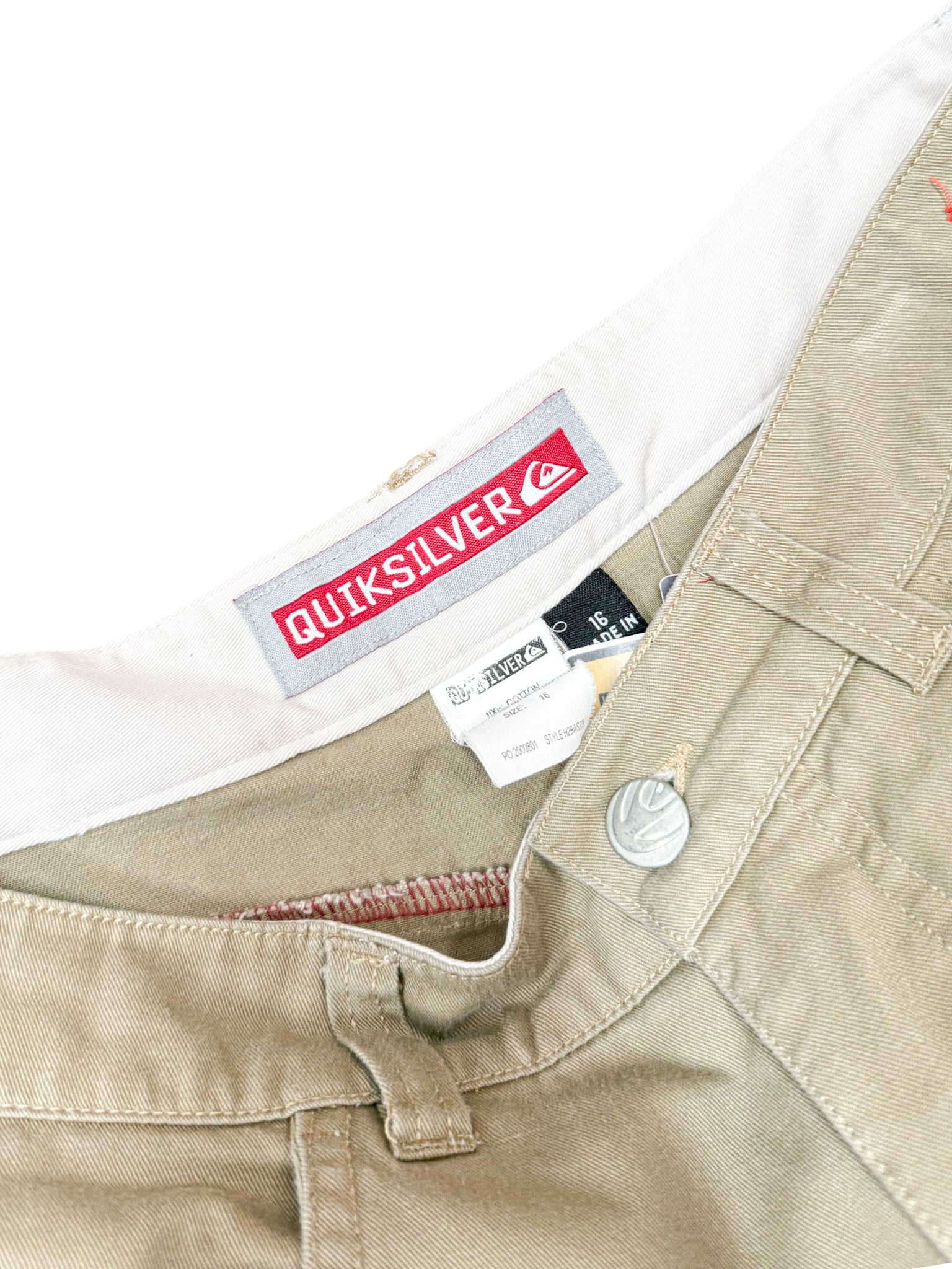 2000'S QUIKSILVER SPELL OUT SHORTS - 32