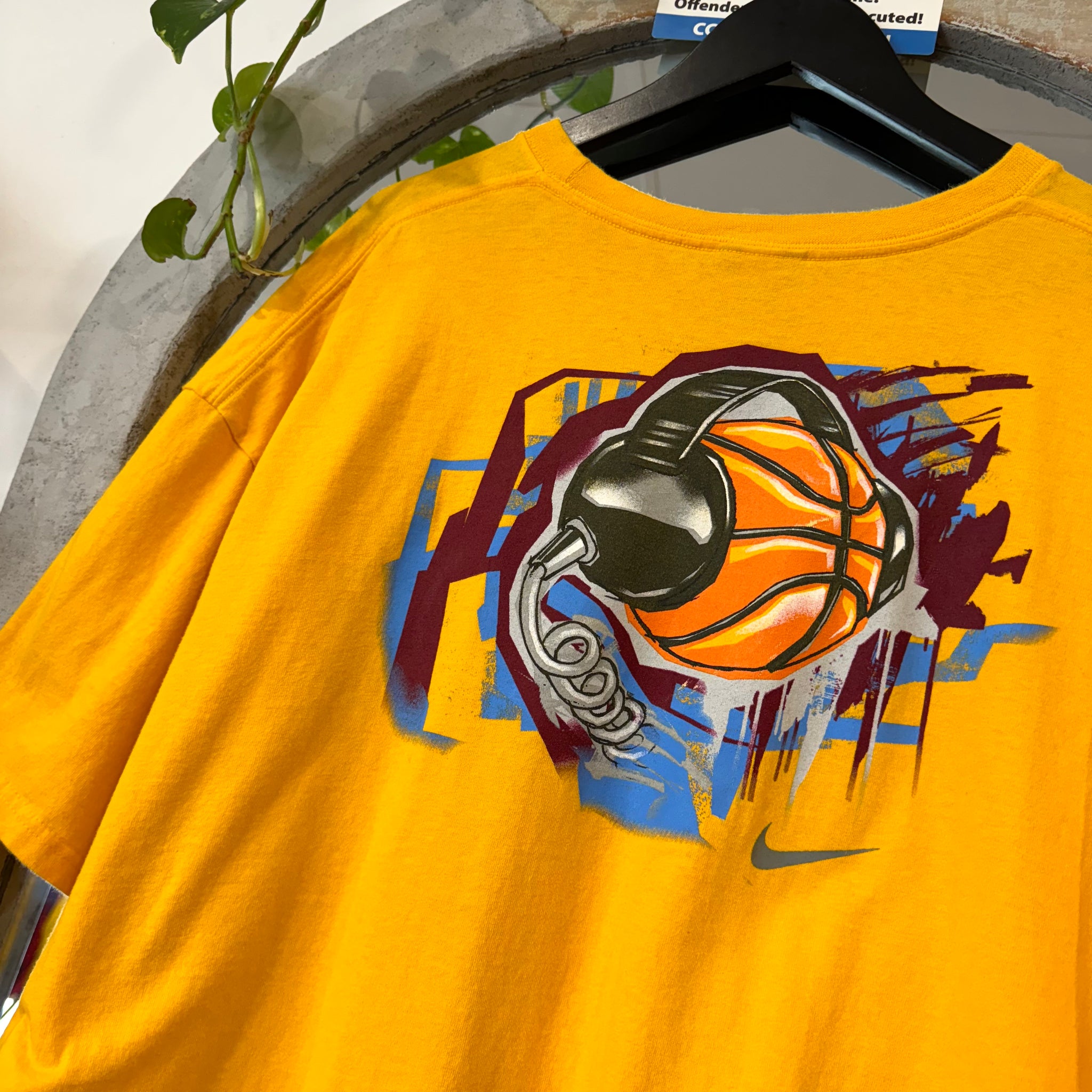 2000'S NIKE BASKETBALL ''BEATS + BREAKS'' GRAPHIC TEE - XXL