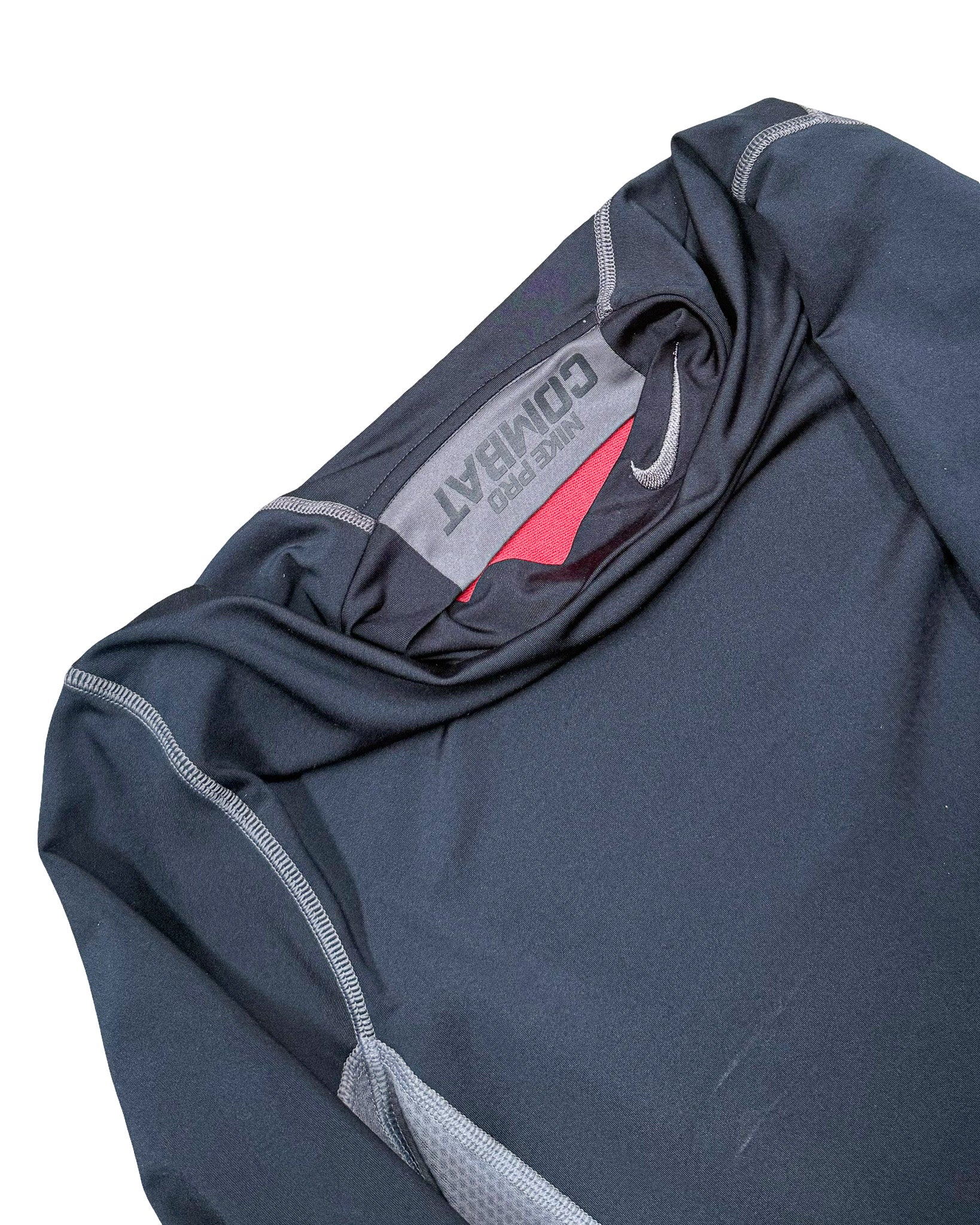2000'S NIKE PRO COMBAT DRI-FIT LONG SLEEVE - M