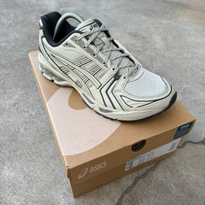 ASICS GEL-KAYANO - WHITE SAGE/ GRAPHITE GREY